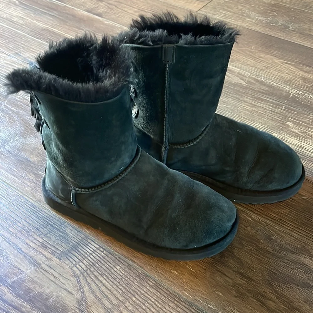 UGG Boots - Picture 4 of 13